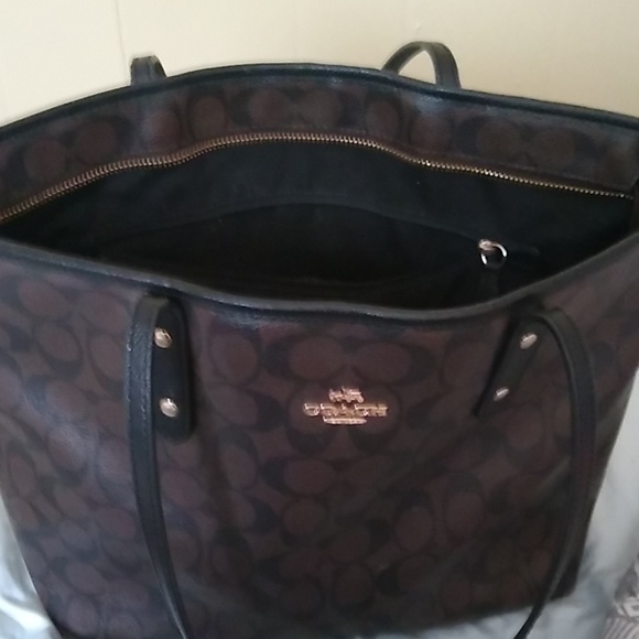 Coach purse - Picture 4 of 5